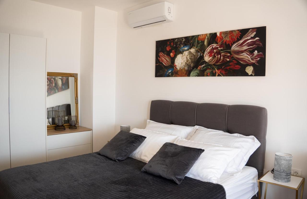 Sea And Mountain View Apartments Duće Extérieur photo