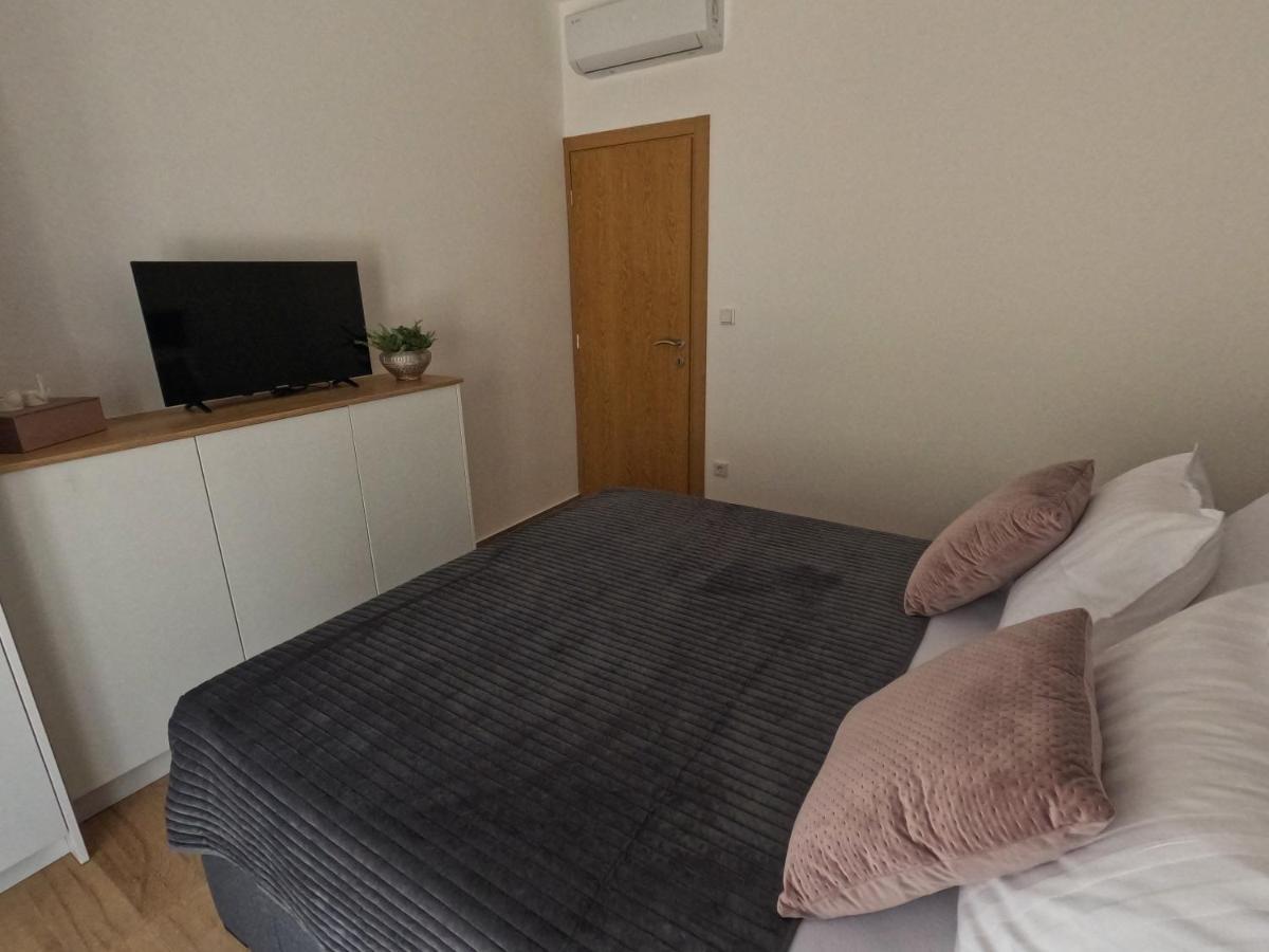 Sea And Mountain View Apartments Duće Extérieur photo