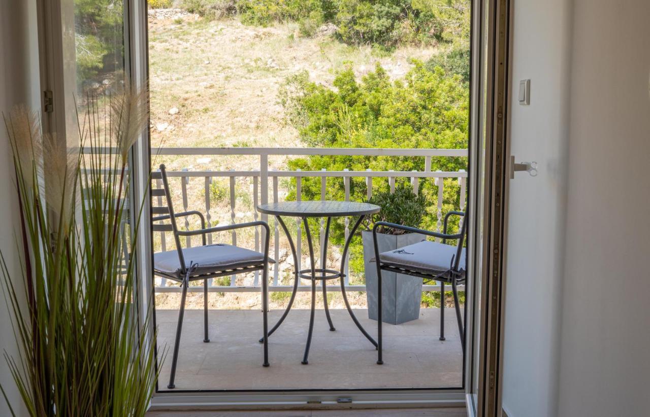 Sea And Mountain View Apartments Duće Extérieur photo