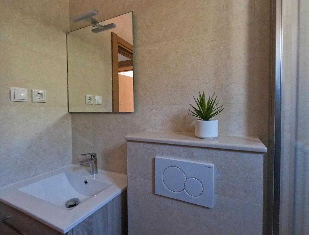 Sea And Mountain View Apartments Duće Extérieur photo